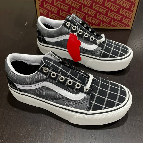 black classic gum vans